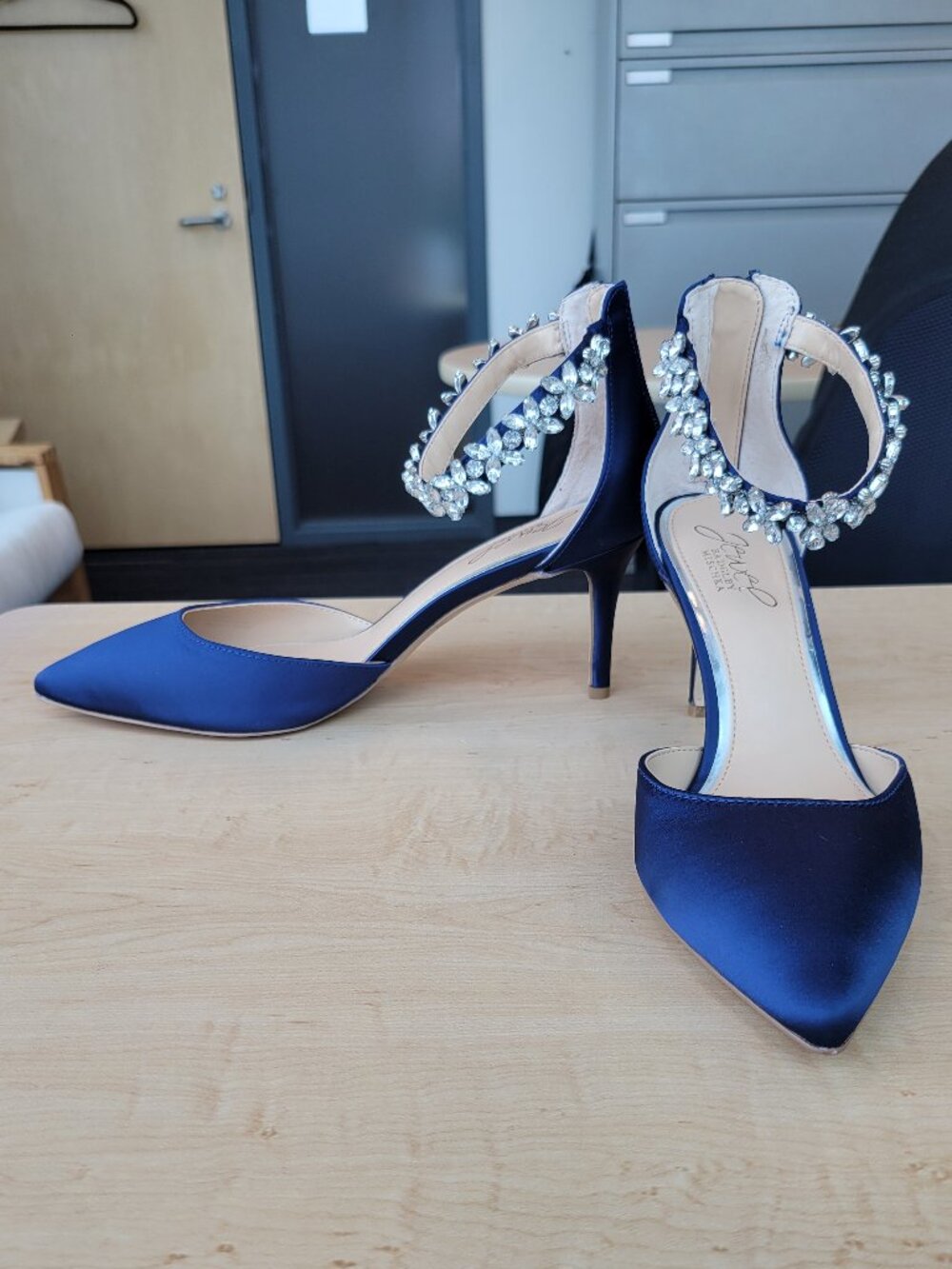 Jewel Badgley Mischka Women's Raleigh Evening Pump